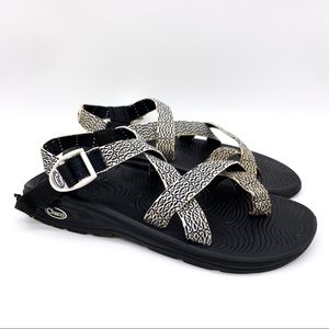 CHACO black white single strap sandals, 10.